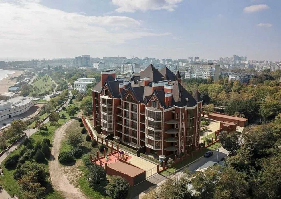 Черноморск ( Ильичевск). Квартира на берегу моря, 1 линия.