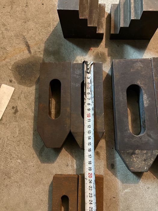 Łapa dociskowa prosta, schodkowa.