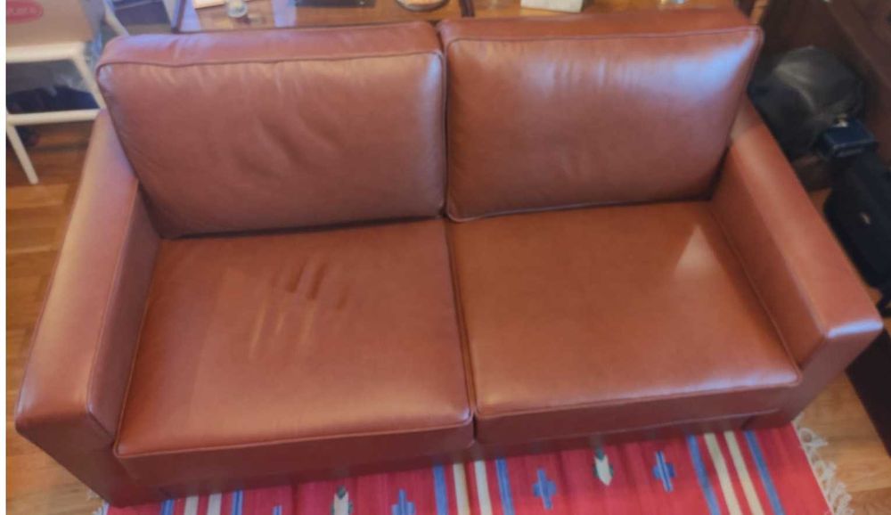 Sofá em pele 2 lugares