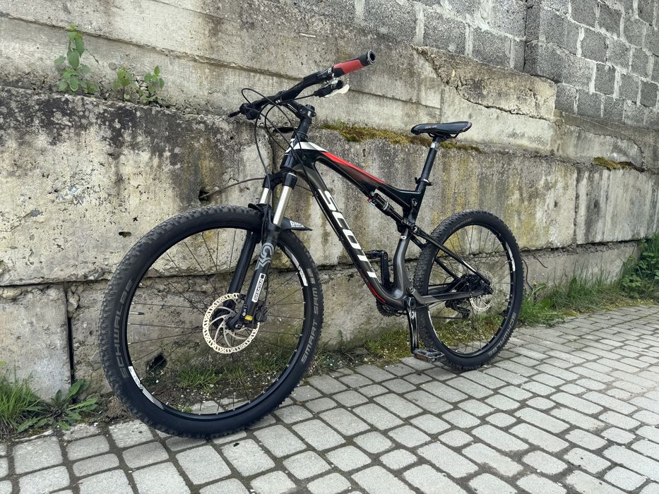 Велосипед двохпідвісний карбоновий Scott Spark 710 27.5" L 800$