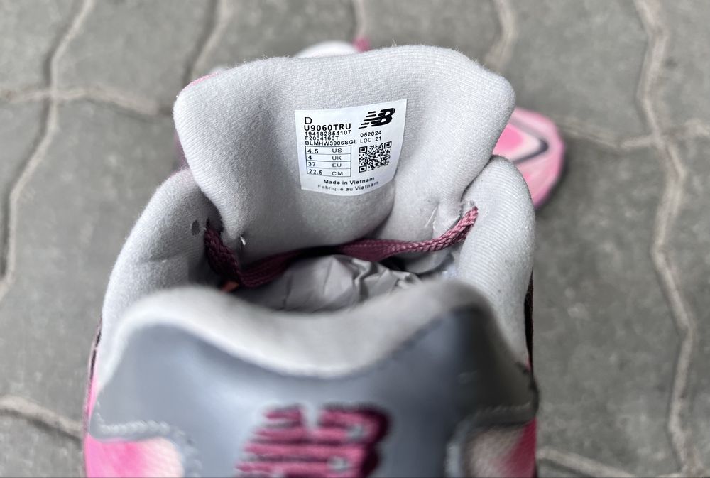 Кросівки жіночі New Balance 9060  Custom Pink/ Rosewood Pink Distressed .