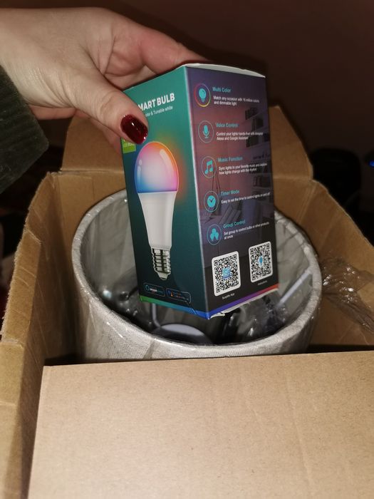 світлодіодний торшер (LED Floor Lamp).