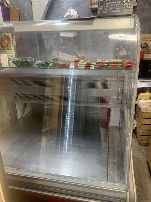 Продається холодильна вітрина