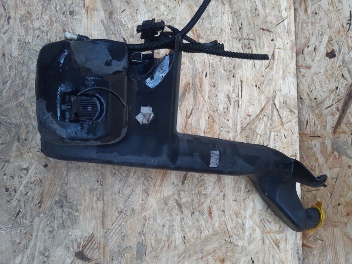 Zbiorniczek spryskiwaczy Opel Zafira B/ Zafira B Lift/ Astra 3/ 3 Lift