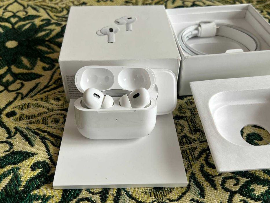 Apple AirPods Pro 2 на гарантії з цілим комплектом
