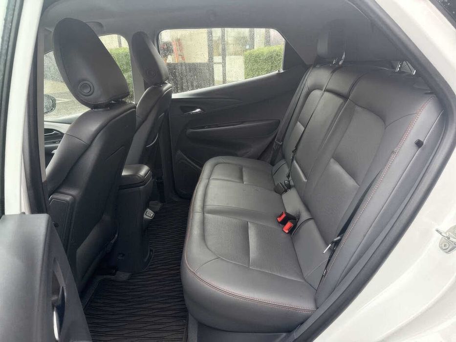 Chevrolet Bolt EV      2021