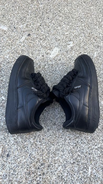Nike Air Force 1 pretas com rope laces