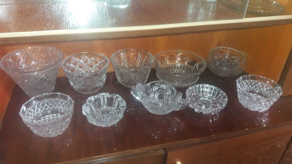 Хрусталь : вазы, пепельницы, рюмки и тд