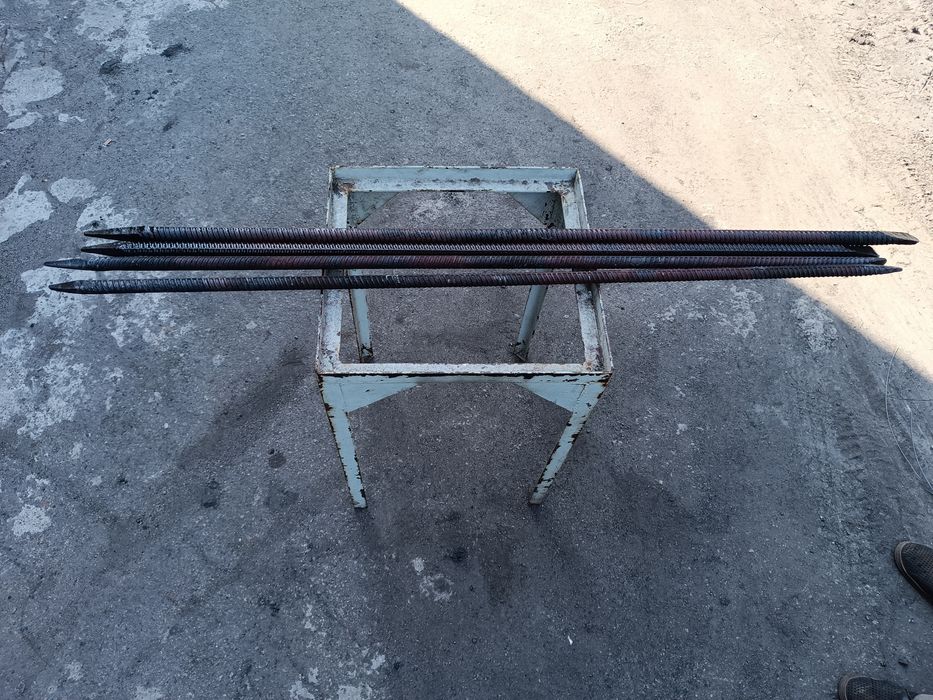 Лом будівельний з арматури 18-20-24 мм. новий