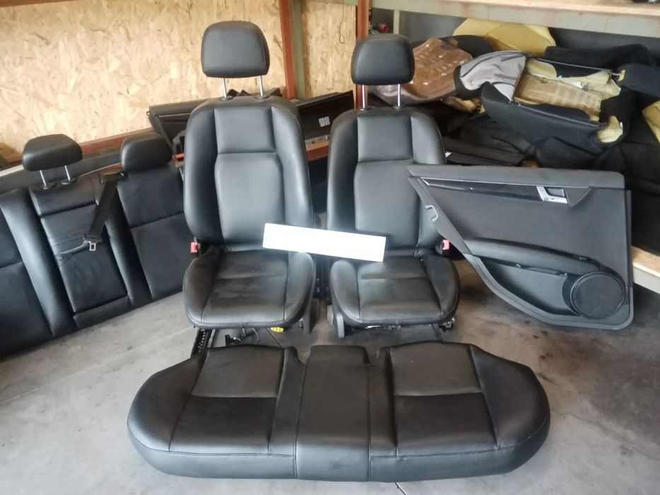 Interior Mercedes-Benz W204 2009 carrnha