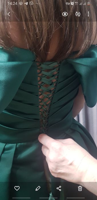 Випускне плаття зелене