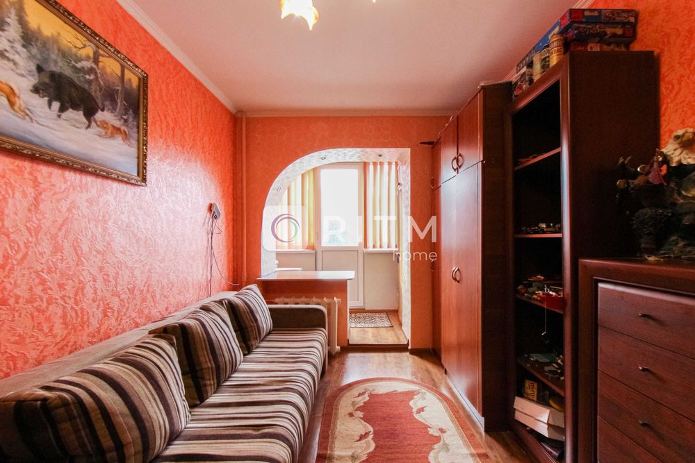 4-к. квартира з меблями та ремонтом за вул. Відродження