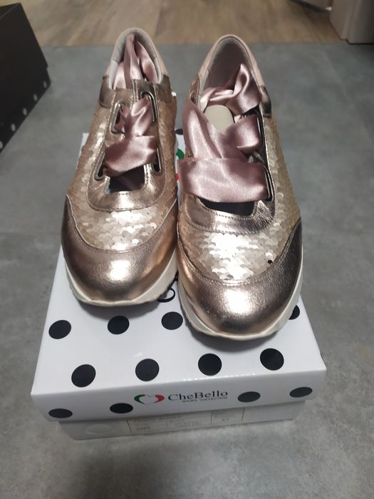 Sneakersy Chebello skóra cekiny kokardy
