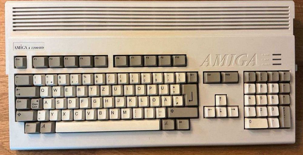 Commodore Amiga 1200HD + Blizzard 1230 IV 68030/50 MHz + 18 RAM dobry stan