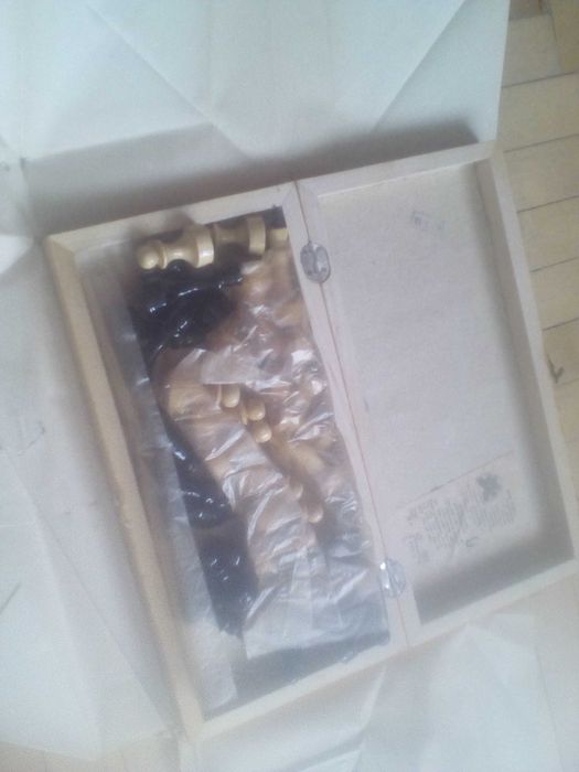 новые,  упаковка шахматы времен СССР деревянные  1987год