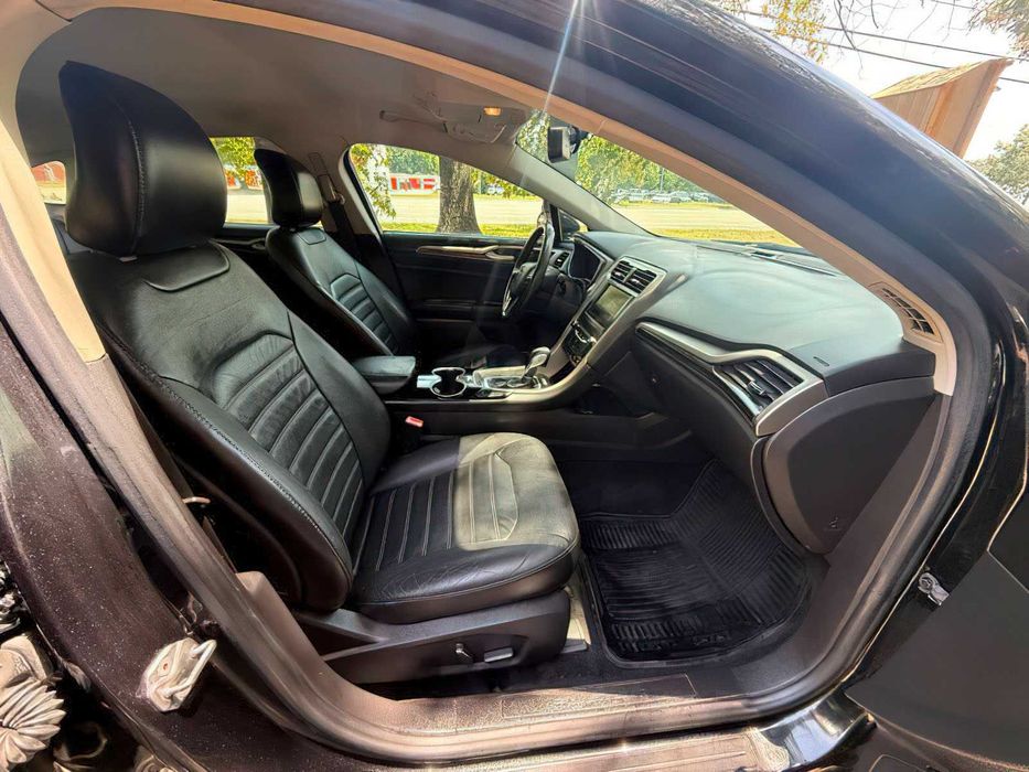 Ford Fusion SE      2015