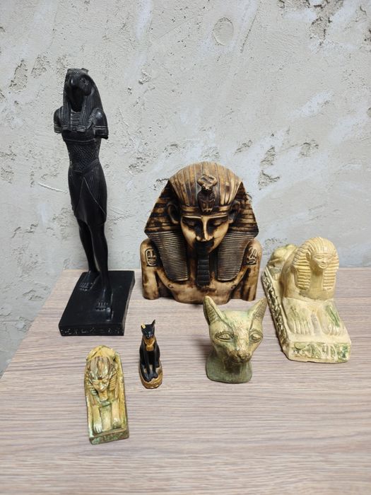 Figurki z Egiptu używane papirus