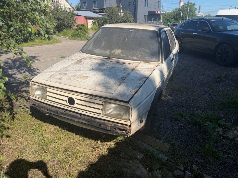 Volkswagen Jetta 1985 год • 1.6 газ/бензин