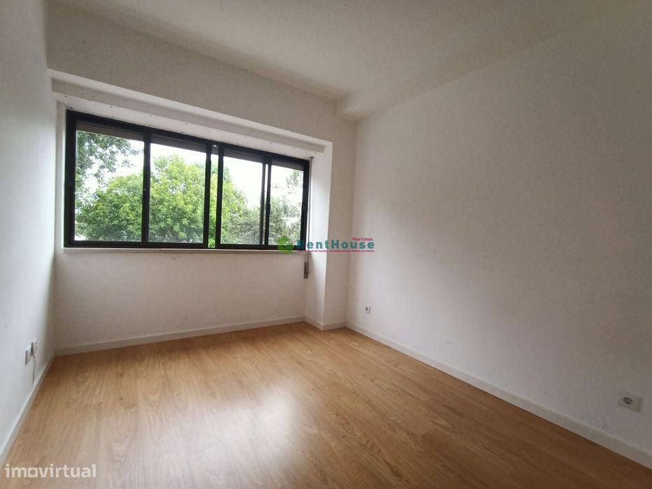 Apartamento  T1+1 Remodelado Central
