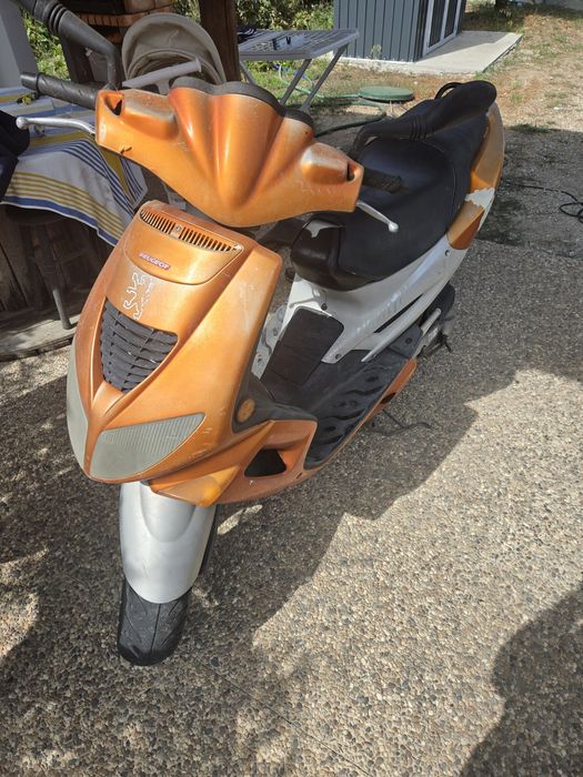 Scooter Peugeot - Em bom estado