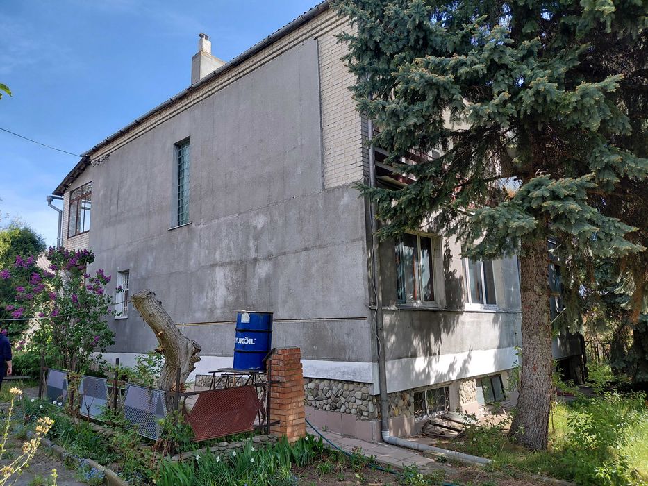 Продається великий будинок 170 кв.м в селі Вислобоки  - за 12 км від Львова