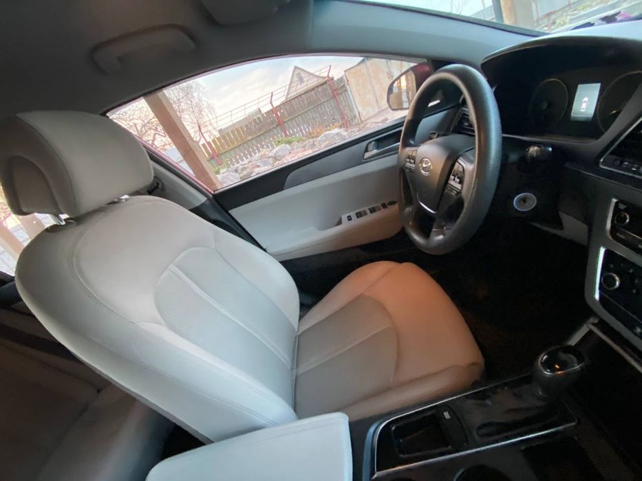 Продається Hyundai Sonata у відмінному стані.