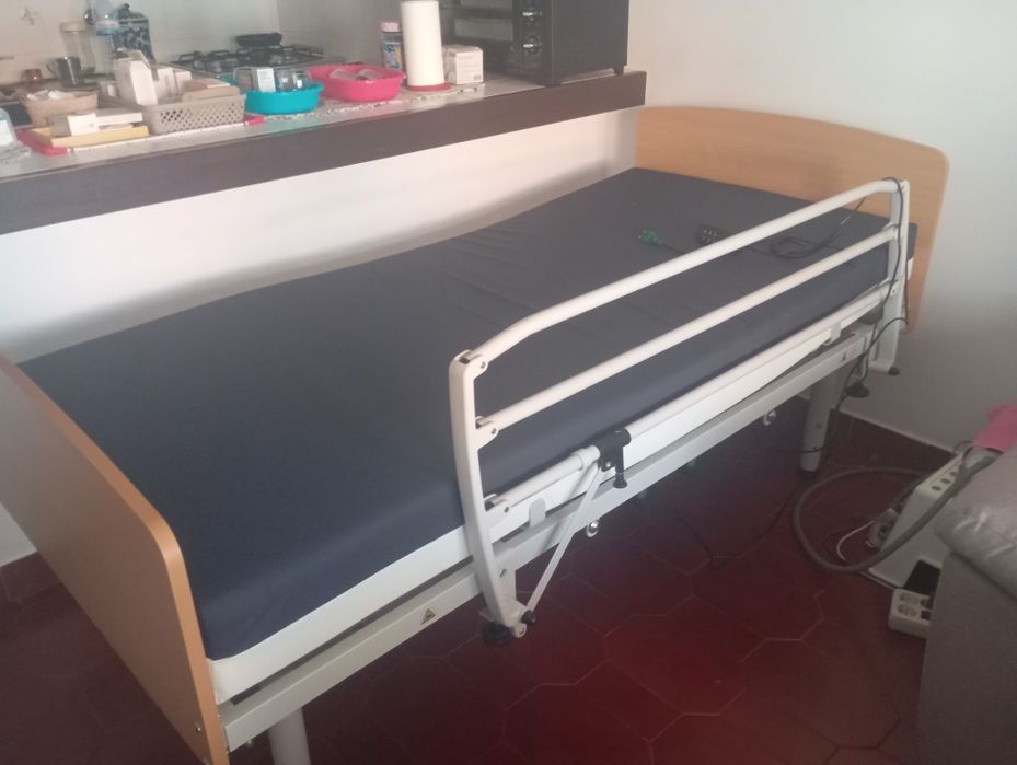 Cama articulada elétrica com colchão anti escaras