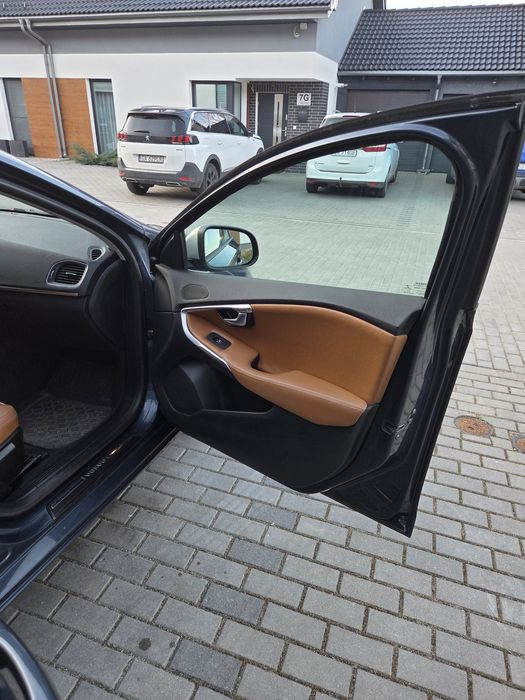 Volvo v40 2.0 d2