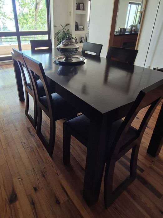 Mesa de Sala de Jantar e 8 cadeiras