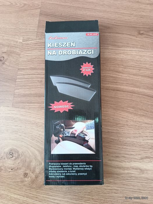 Dwie kieszenie na drobiazgi do auta