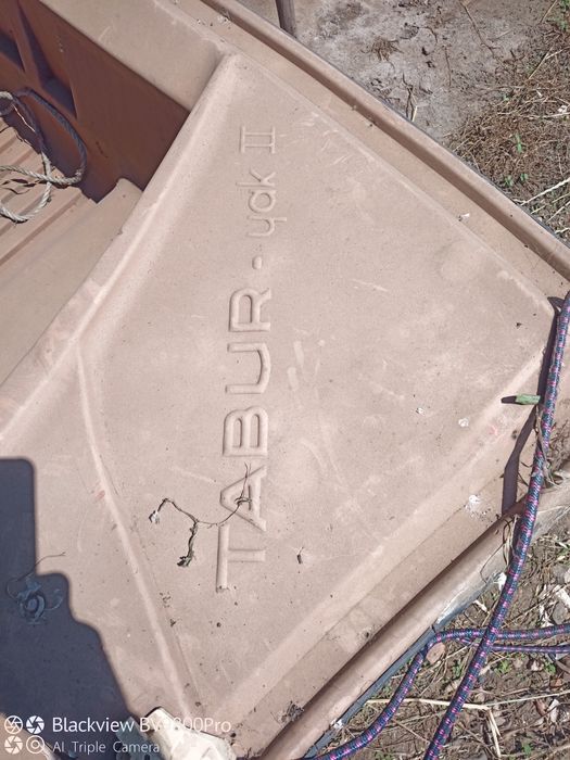 Barco katamaran tanque yak 2