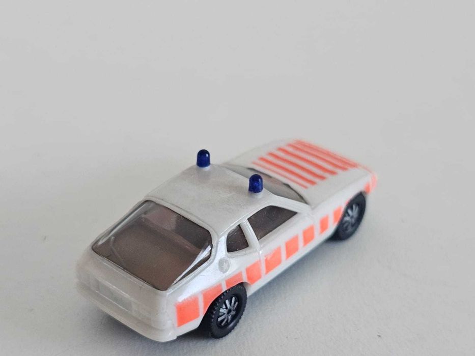 Herpa 1:87 H0 - Porsche 924 pogotowie model do makiety