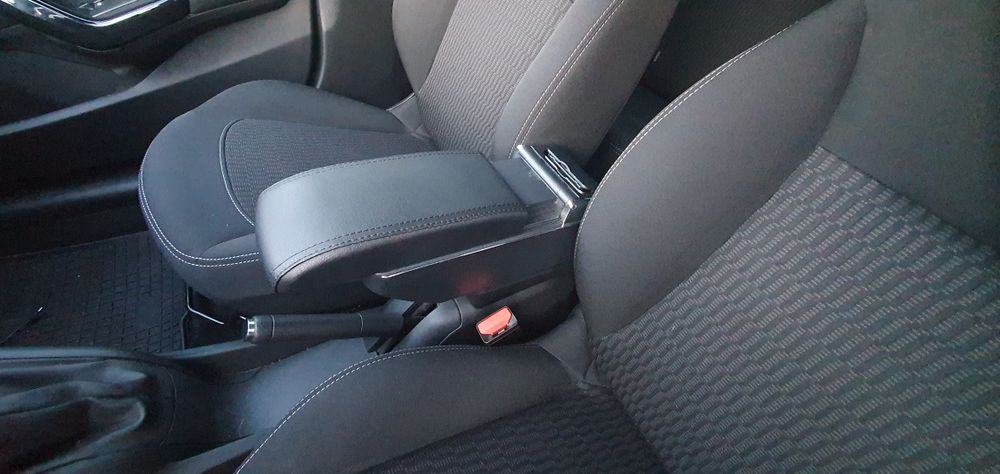 Peugeot 208 podłokietnik