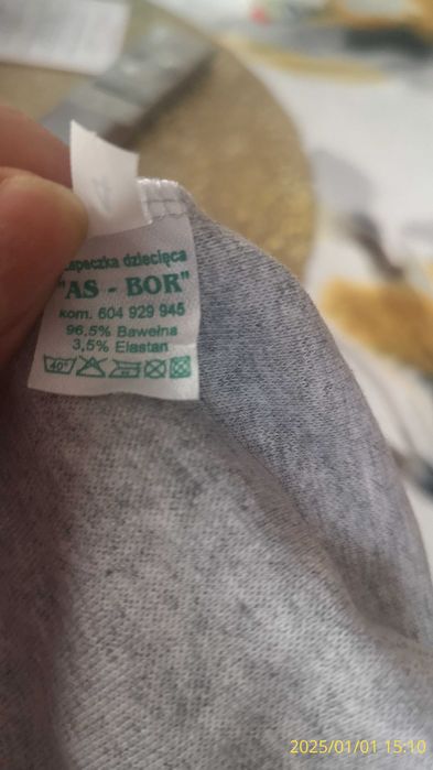 Nowa czapka szara w serduszka