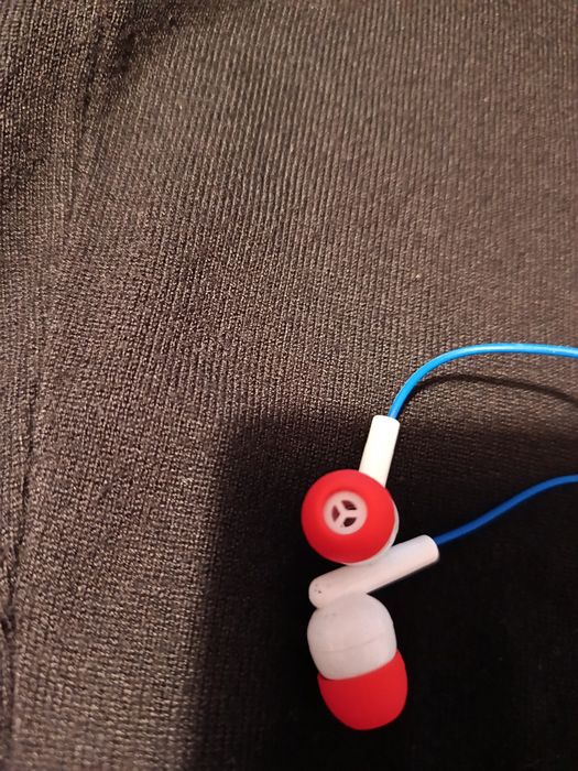 Auriculares com Fio em Silicone – Novo, Confortáveis e Leves