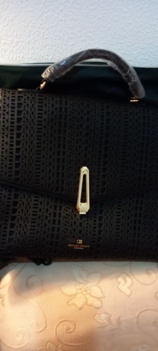 Mala de senhora muito bonita