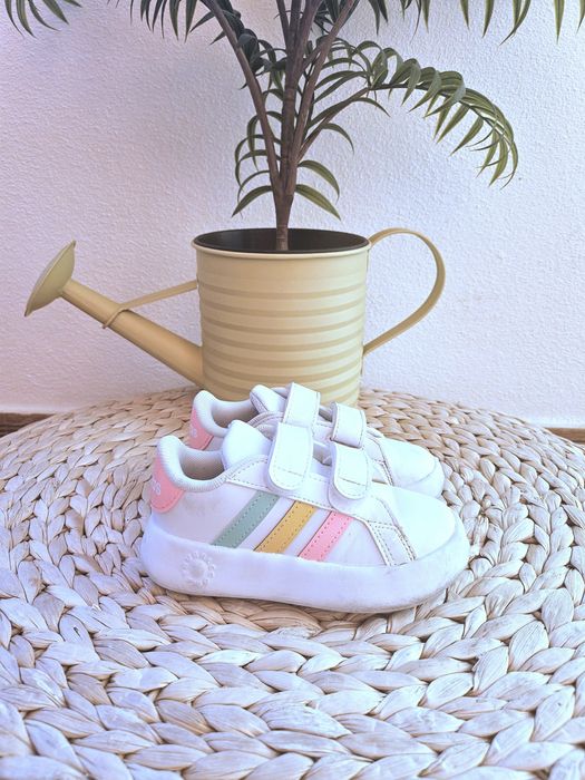 Ténis Adidas criança tam 25