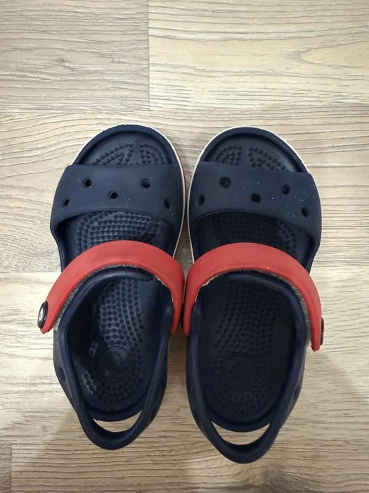 Crocs босоніжки С7 (стопа 14 см) розмір 24