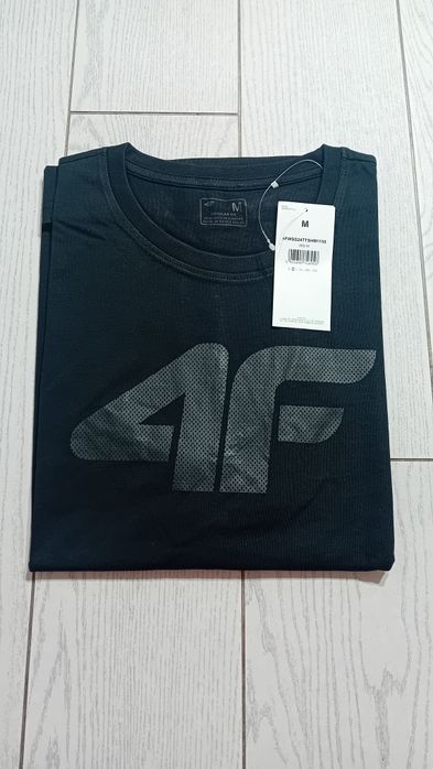 !Nowy!oryginalny 4F T-shirt M czarny z dużym czarnym logo (958)