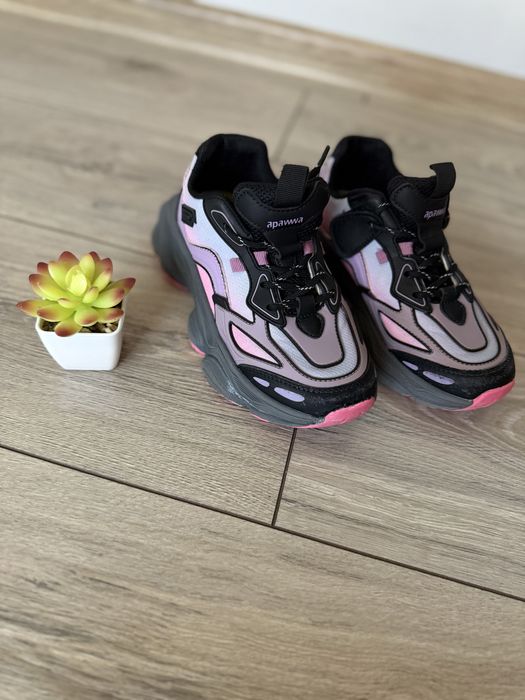 Кросівки для дівчинки Apawwa