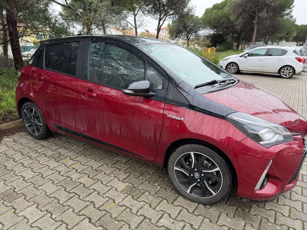 Toyota Yaris 1.5 HSD Square Collec.Red