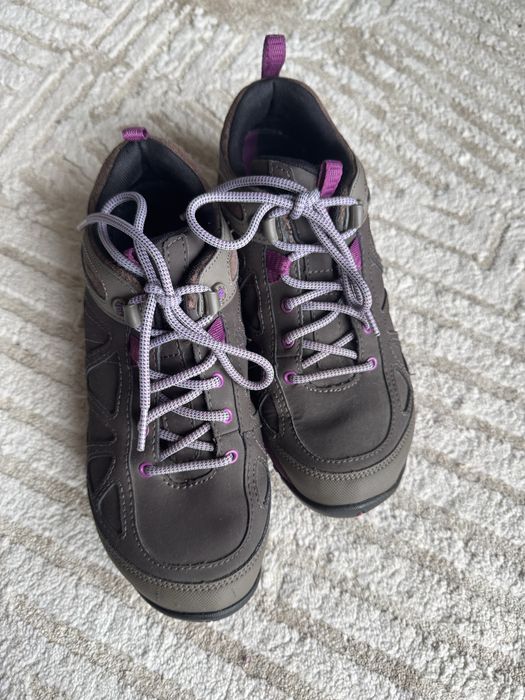 Ténis femininos Merrell em excelente estado