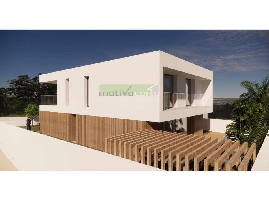 Terreno Urbano de 330 m² em Loures | Projeto Anteriormente Aprovado