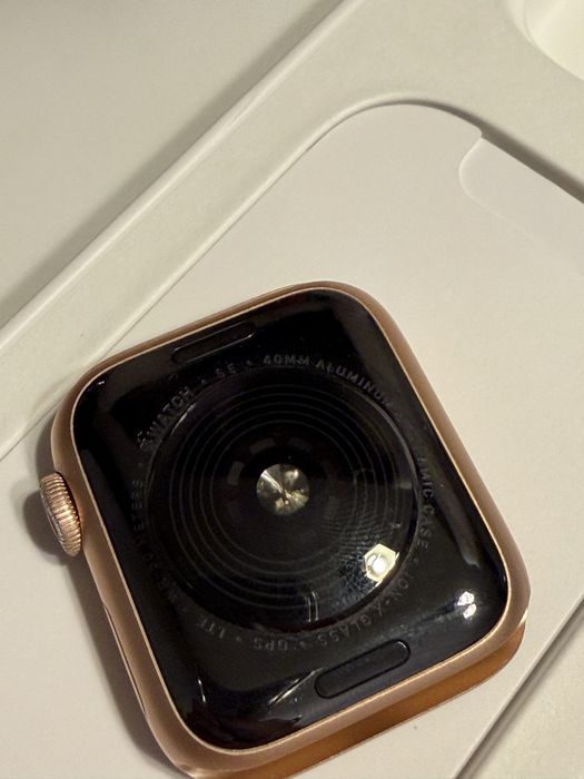 Zegarek Apple Watch SE 40 mm na części