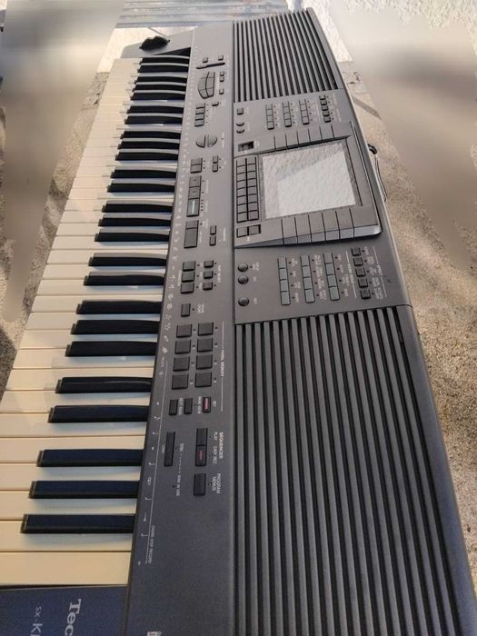 Órgão Technics com pouco uso