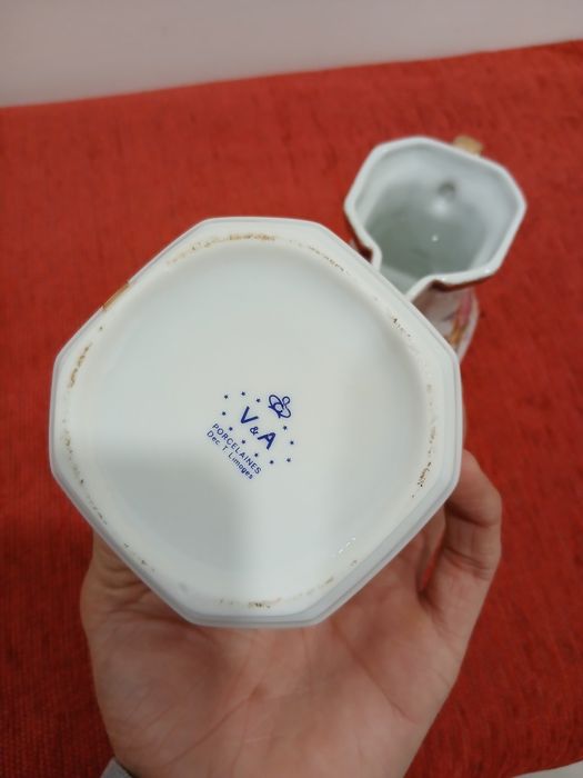Conjunto Leiteira e Açucareiro em Porcelana