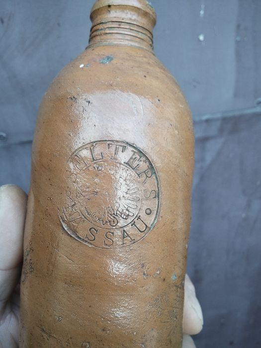 Старовинна пляшка