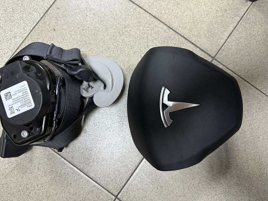 Подушки безпеки , аербеги ,безпека Tesla Model 3,Tesla Model Y