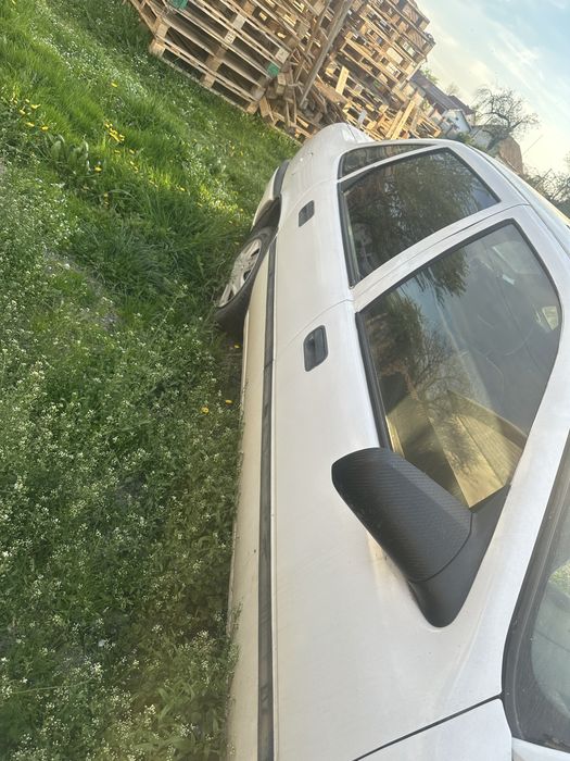 Продам свій автомобіль стоїть без діла