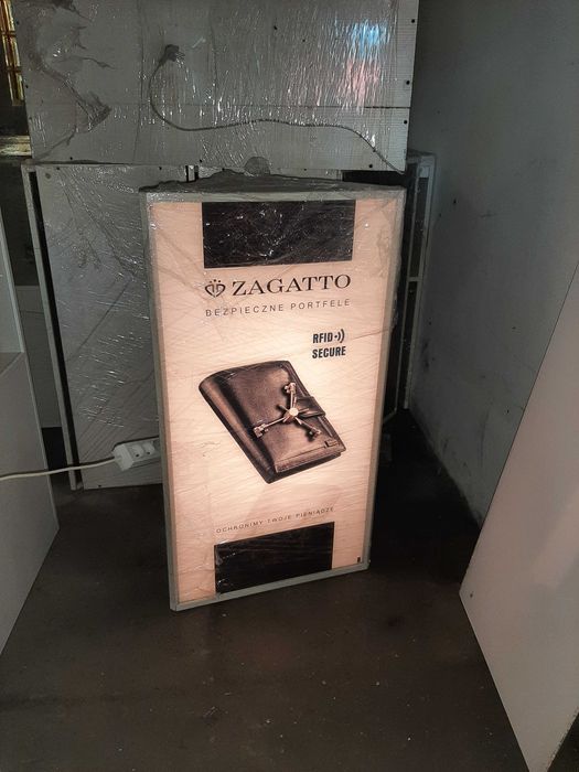 Reklama stojąca podświetlona